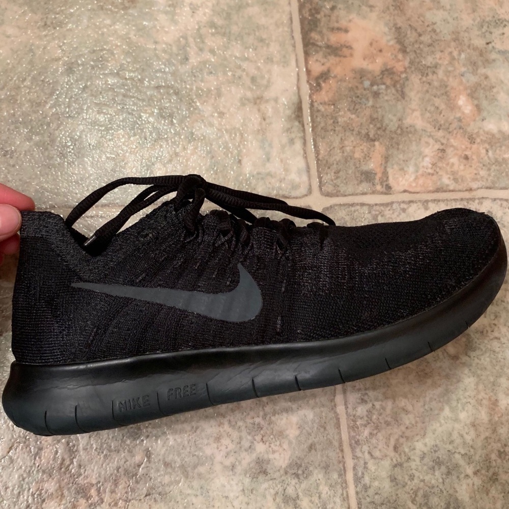Black Nike Frees